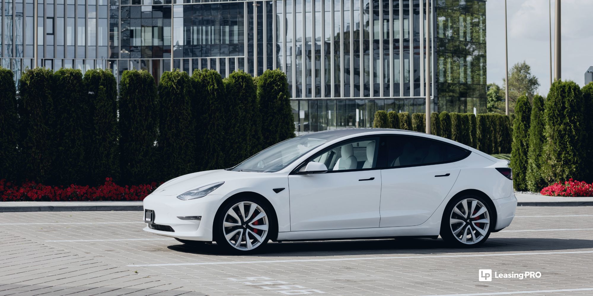 Car Leasing for Business: Tax Benefits and Considerations